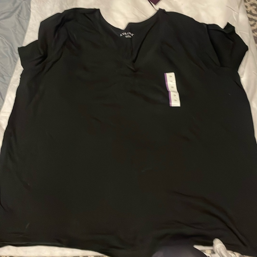 NWT Ava & Viv top